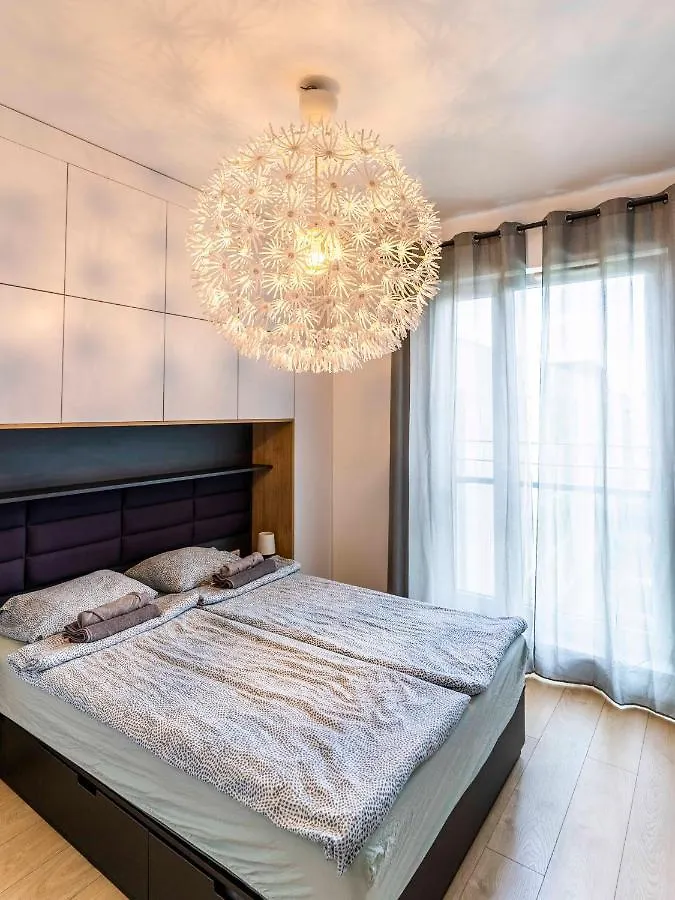 First -- Green Zoliborz Apartment 2 Warsaw Poland